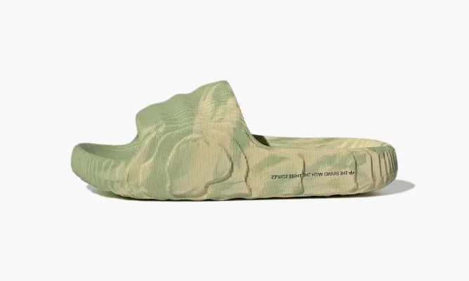 Кроссовки Adidas Adilette 22 Slides «Magic Lime St Desert Sand» зеленый