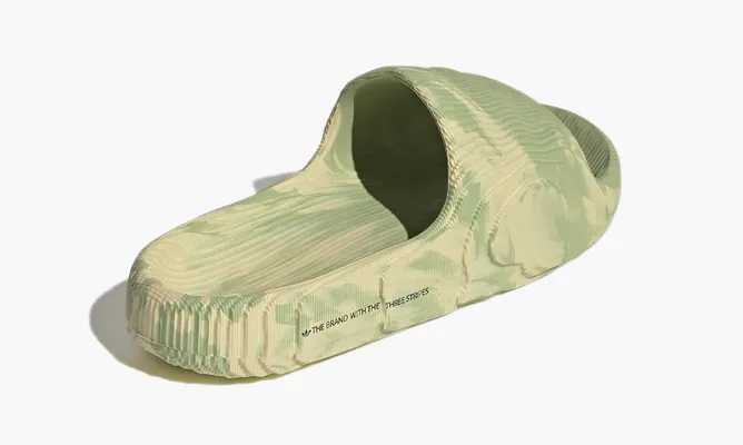 Кроссовки Adidas Adilette 22 Slides «Magic Lime St Desert Sand» зеленый