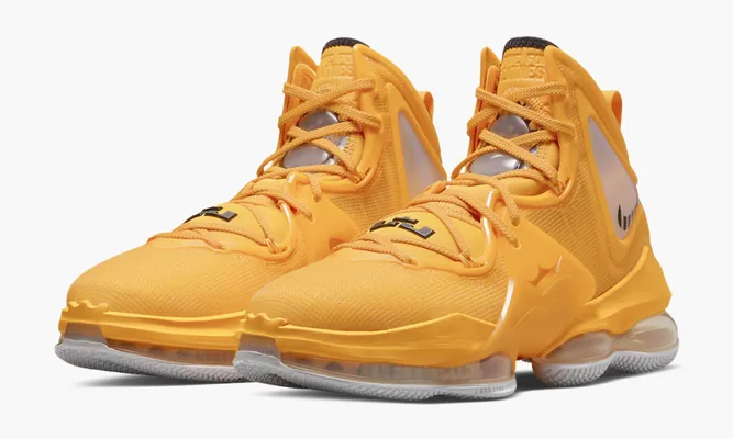 Для баскетбола Nike Lebron 19 «Hard Hat» желтый
