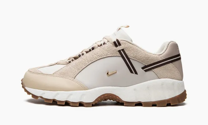 Кроссовки Nike Air Humara LX WMNS «Jacquemus Light Bone Gold» кремовый