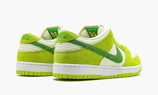 Кроссовки Nike SB Dunk Low «Green Apple» зеленый