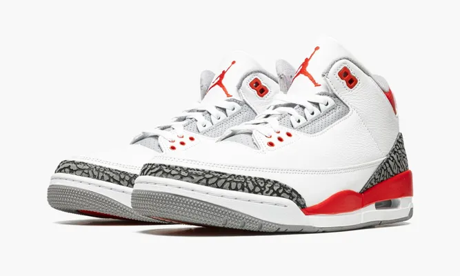 Кроссовки Air Jordan 3 Retro «Fire Red 2022» белый