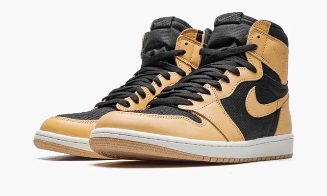 Кроссовки Air Jordan 1 Retro High OG «Heirloom» бежевый