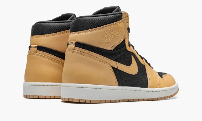 Кроссовки Air Jordan 1 Retro High OG «Heirloom» бежевый