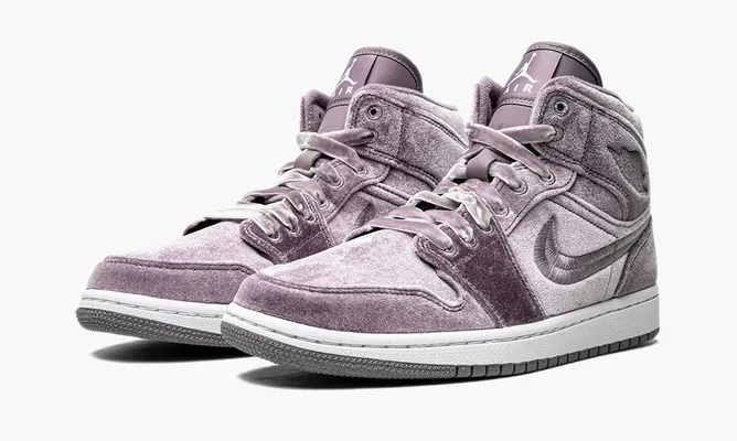 Кроссовки Air Jordan 1 Mid SE WMNS «Purple Velvet» фиолетовый