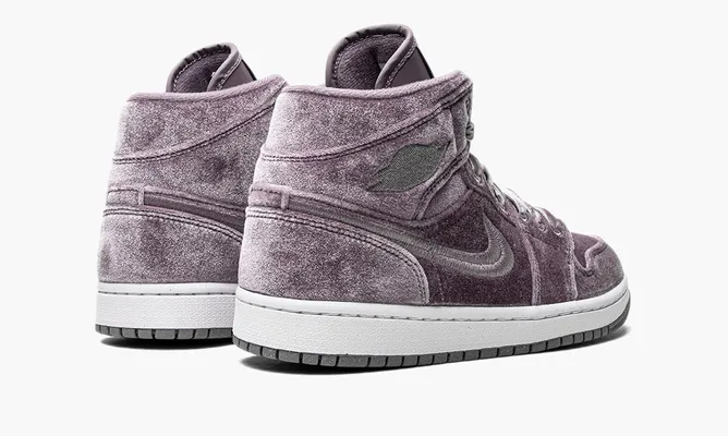 Кроссовки Air Jordan 1 Mid SE WMNS «Purple Velvet» фиолетовый