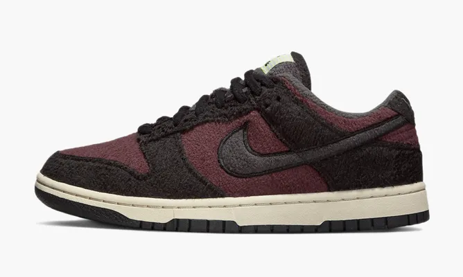 Кроссовки Nike Dunk Low SE WMNS «Fleece Pack Burgundy Crush» бордовый