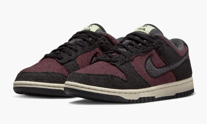 Кроссовки Nike Dunk Low SE WMNS «Fleece Pack Burgundy Crush» бордовый