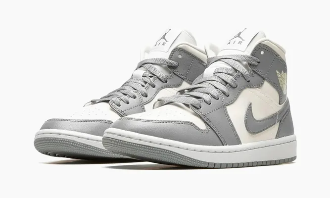 Кроссовки Air Jordan 1 Mid WMNS «Stealth» серый,белый