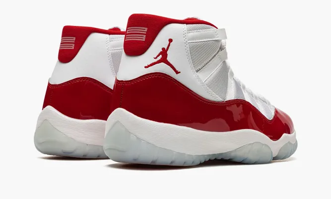 Для баскетбола Jordan 11 Retro «Cherry 2022» белый,красный
