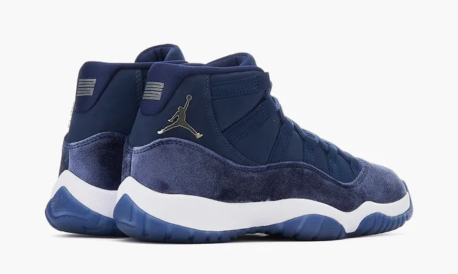 Кроссовки Air Jordan 11 Retro WMNS «Midnight Navy» синий
