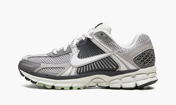 Кроссовки Nike Zoom Vomero 5 WMNS «Cobblestone Flat Pewter» серый
