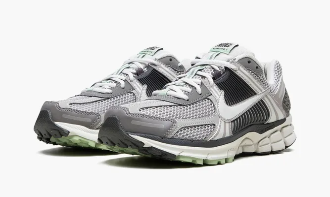 Кроссовки Nike Zoom Vomero 5 WMNS «Cobblestone Flat Pewter» серый