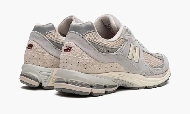 Кроссовки New Balance 2002r «Lunar New Year Concrete» серый