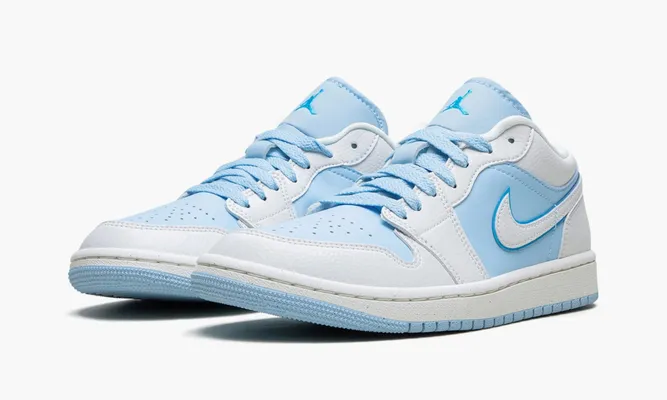Кроссовки Air Jordan 1 Low SE WMNS «Reverse Ice Blue» lightBlue