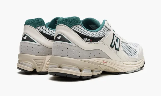 Кроссовки New Balance 2002r «Vintage Teal Pouch» кремовый