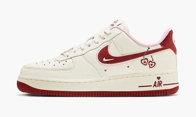 Кроссовки Nike Air Force 1 Low WMNS «Valentine's Day 2023» кремовый