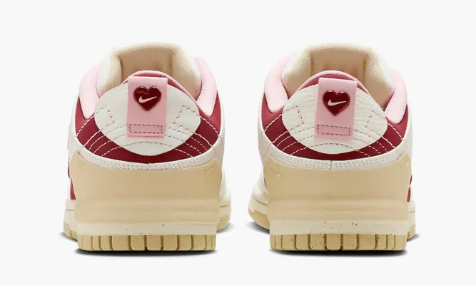 Кроссовки Nike Dunk Low Disrupt 2 WMNS «Valentine's Day 2023» кремовый