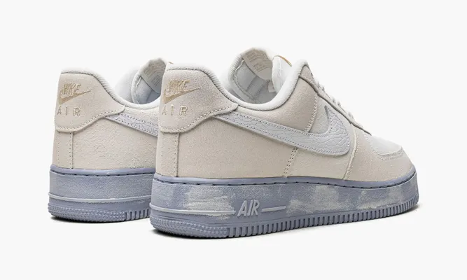 Кроссовки Nike Air Force 1 Low '07 Lv8 Emb «Summit White Blue Whisper» белый