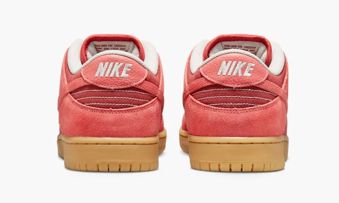 Кроссовки Nike SB Dunk Low «Adobe Red Gum» розовый