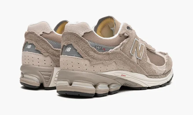 Кроссовки New Balance 2002r «Protection Pack Driftwood» бежевый