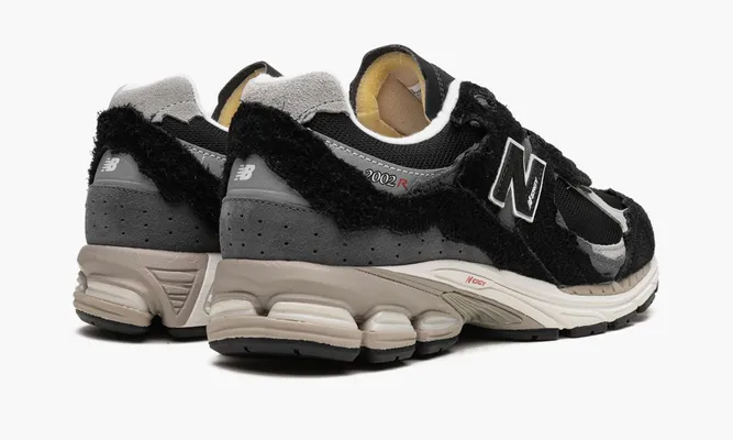 Кроссовки New Balance 2002r «Protection Pack - Black / Grey» черный