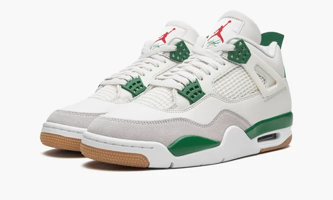 Кроссовки Air Jordan 4 Retro SB «Pine Green» зеленый