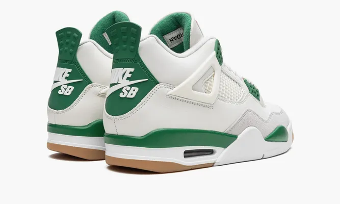 Кроссовки Air Jordan 4 Retro SB «Pine Green» зеленый