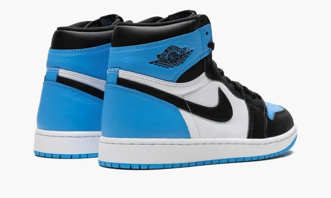 Кроссовки Air Jordan 1 Retro High OG «Unc Toe» lightBlue