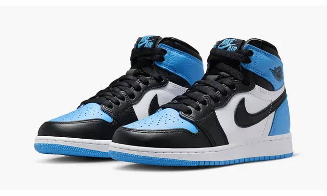 Кроссовки Air Jordan 1 Retro High OG GS «Unc Toe» lightBlue
