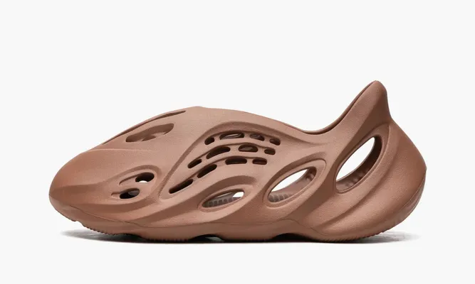 Кроссовки Yeezy Foam Rnnr «Flax» коричневый