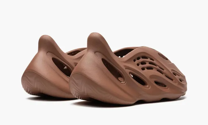 Кроссовки Yeezy Foam Rnnr «Flax» коричневый