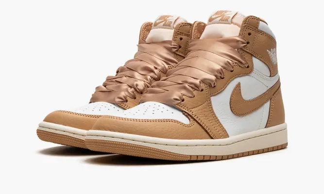 Кроссовки Air Jordan 1 Retro High OG WMNS «Praline» бежевый