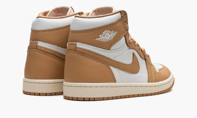 Кроссовки Air Jordan 1 Retro High OG WMNS «Praline» бежевый