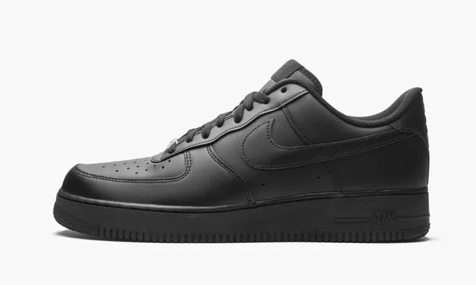 Кроссовки Nike Air Force 1 Low '07 «Triple Black» черный