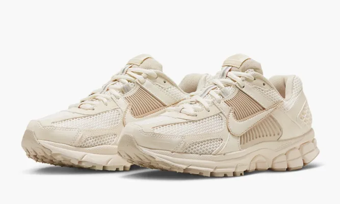 Кроссовки Nike Zoom Vomero 5 WMNS «Sail Light Orewood Brown» кремовый