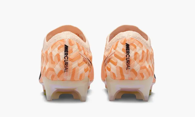 Для футбола Nike Mercurial Vapor 15 Elite «Guava Ice Black» оранжевый