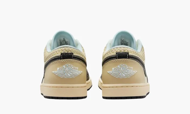 Кроссовки Air Jordan 1 Low SE «Coconut Milk Black» бежевый