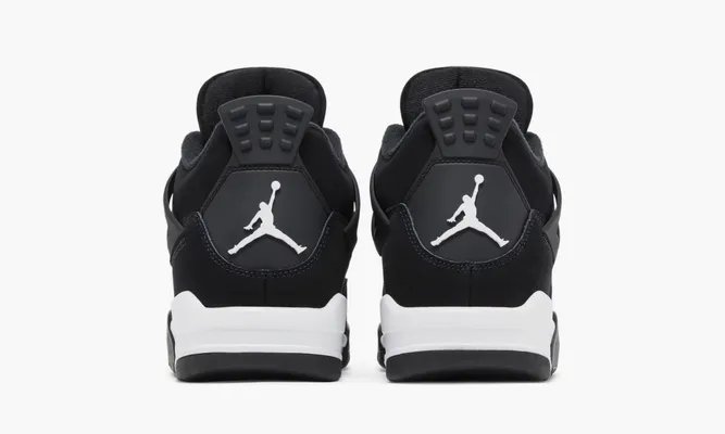 Кроссовки  Air Jordan 4 Retro «White Thunder» черный