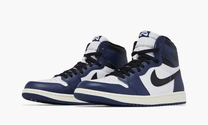 Кроссовки Air Jordan 1 Retro High OG «Midnight Navy» синий