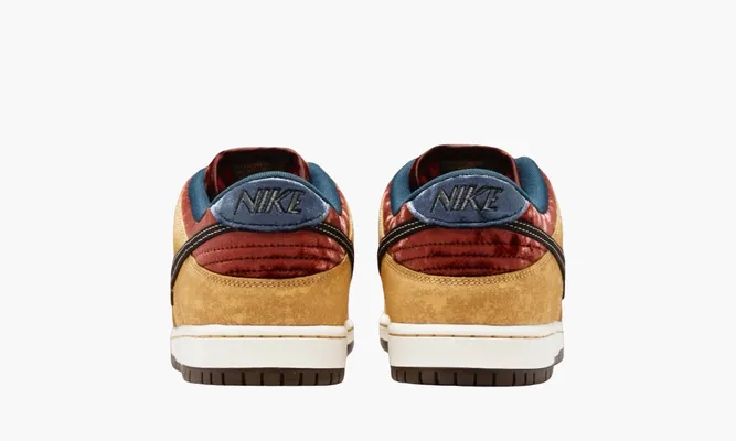 Кроссовки Nike Dunk Low SB «City of Cinema» коричневый