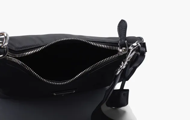 Сумки Prada Re-Edition 2005 Shoulder Bag Nylon «Black» черный