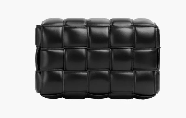 Сумки Bottega Veneta Padded Intreccio Cassette Crossbody Bag «Black» черный