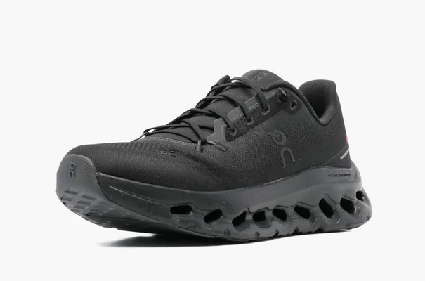 Кроссовки On Running Shoes WMNS Low-Top «Black» черный