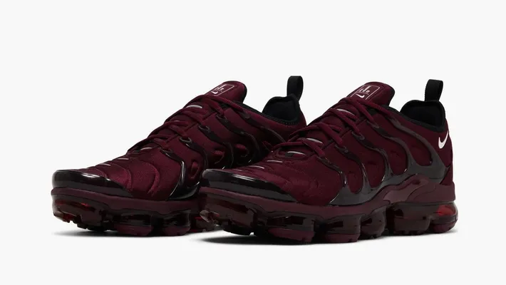 Кроссовки Nike Air VaporMax Plus «Night Maroon» бордовый