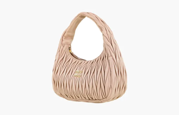 Сумки Miu Miu Wander matelassé nappa leather hobo bag «Cameo» 