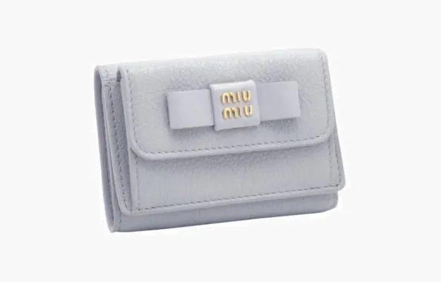 Сумки Miu Miu Leather Mini Trifold Wallet «Grey» 