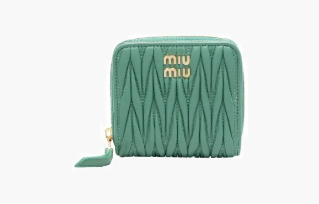 Сумки Miu Miu Bifold Wallet Matelassè «Green» 