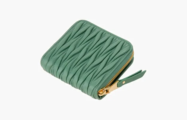 Сумки Miu Miu Bifold Wallet Matelassè «Green» 