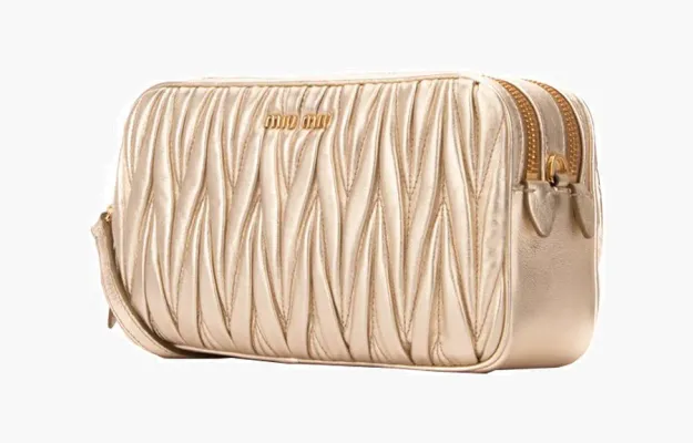 Сумки Miu Miu Matelassé Logo Shoulder Bag «Gold» 